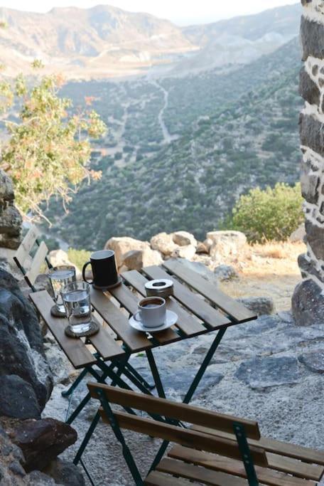 Volcano View Nisyros Emporeios  Екстер'єр фото